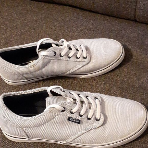 Vans Shoes - Vans women's white navy blue strip like new size 6.5